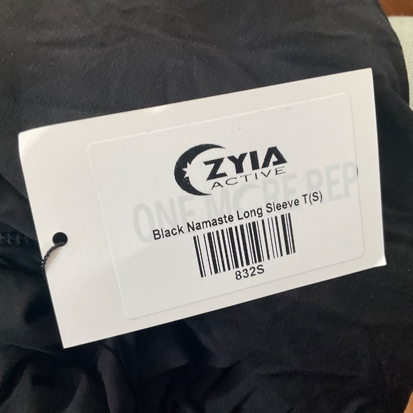 Zyia Black Namaste Long Sleeve Size Small BRAND NEW - Picture 3 of 4